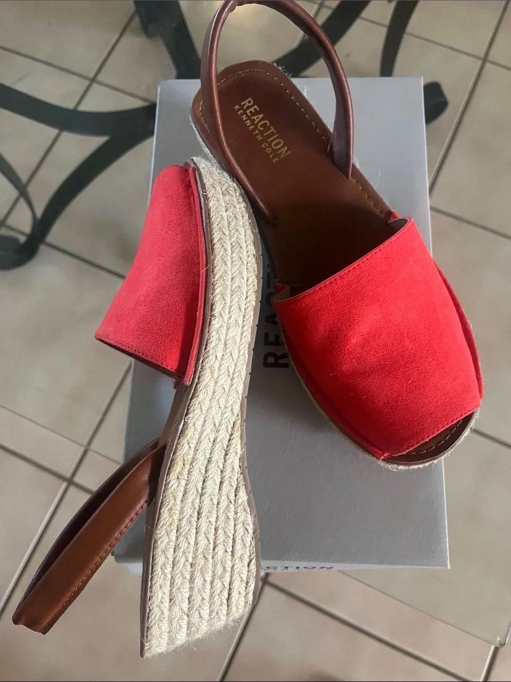 Kenneth Cole 🍒
